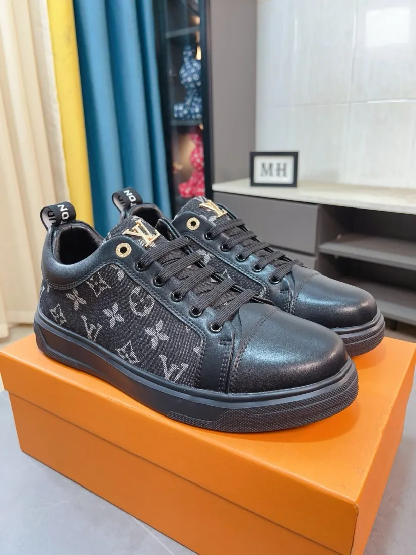 Men's shoes💰400🌹🌹[LV]🌹High-end men's shoes brand: Official website 1:1 Latest masterpiece: The upper is made of Italian imported first-layer cowhide with special materials➕Full genuine leather lining🔥, making walking more convenient and comfortable! Exclusive new style, stunning work [color]! Create a fashionable personality to set off your uniqueness! A must-have for trendy men! Classic🔥Number: 38-44